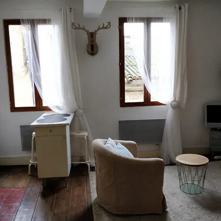 Les Armuriers, 2eme Etage Sans Asc Condom