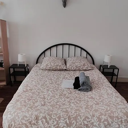 Apartment Les Armuriers, 2e Et Sans Asc *