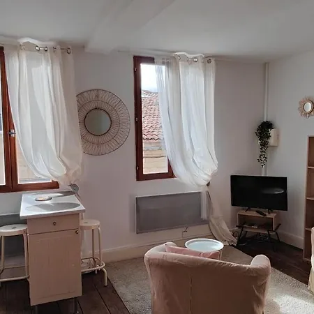 Les Armuriers, 2e Et Sans Asc Apartmán