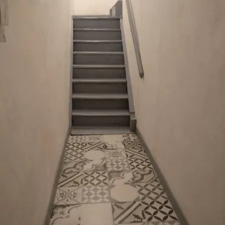 Les Armuriers, 2eme Etage Sans Asc Apartment *